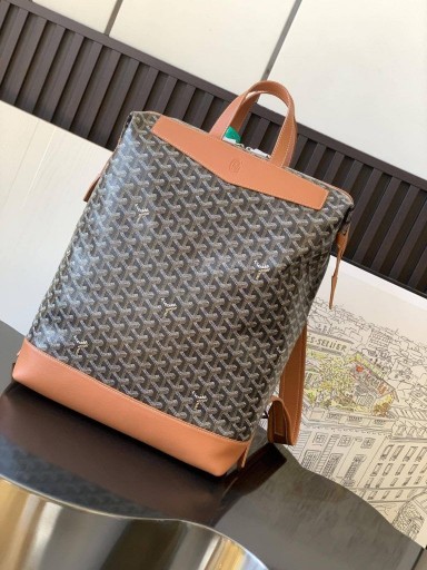 Cisalpin Backpack Dubh & Tan