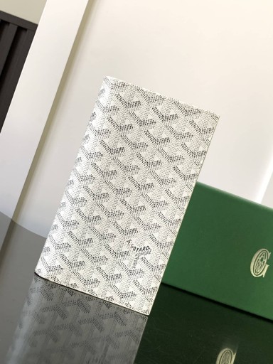 Multifunctional Travel Wallet White