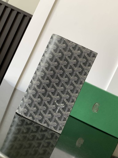 Monitoiminen Matka-Lompakko-Grey